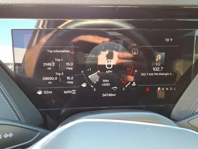 Used 2025 Onyx Black GMC Denali image 21