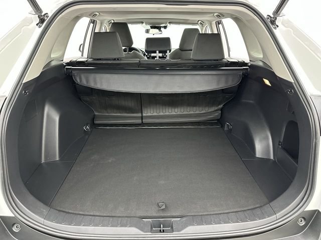 Used 2021 White Toyota XLE image 25