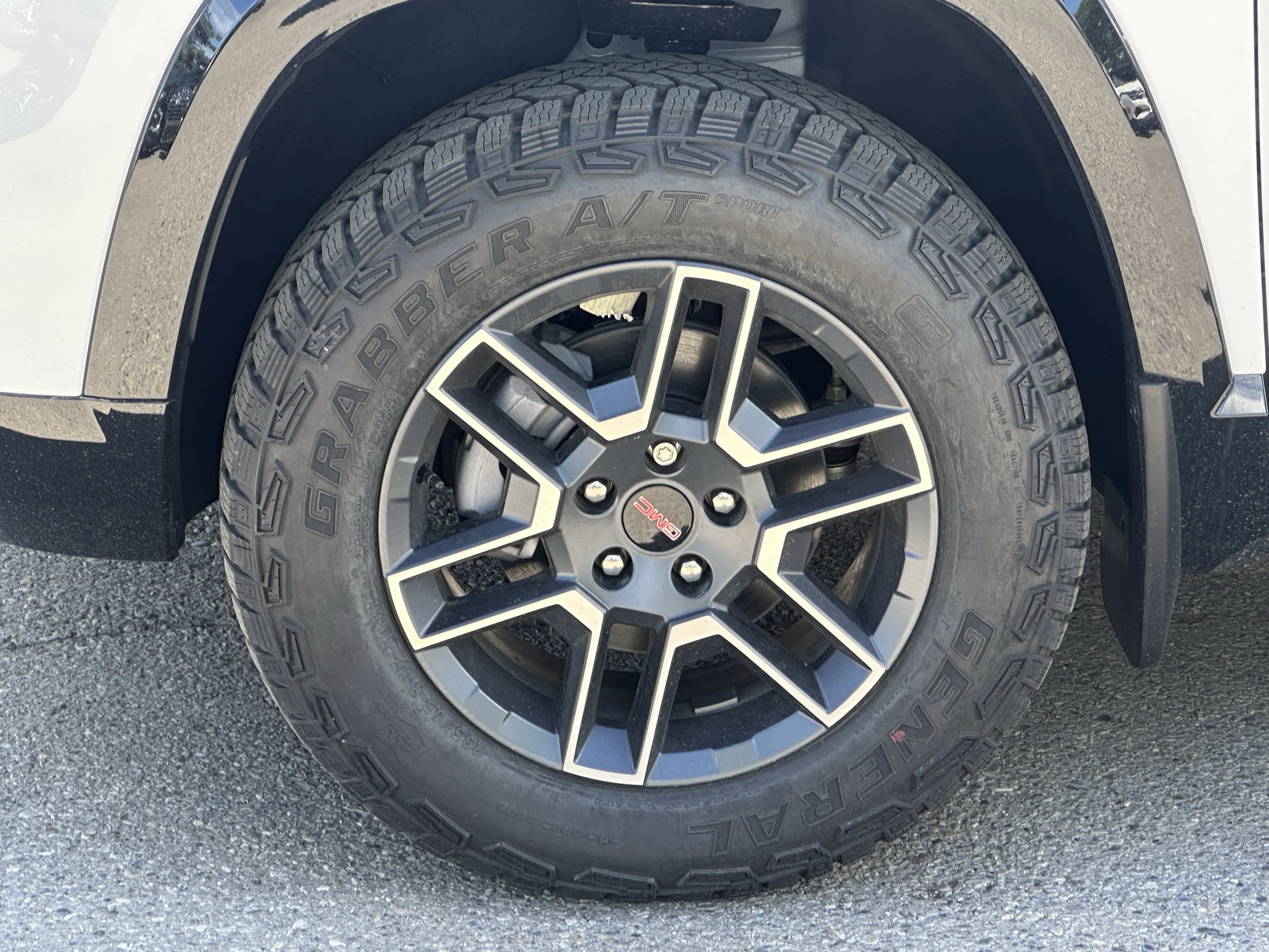 New 2026 Summit White GMC AWD AT4 image 6