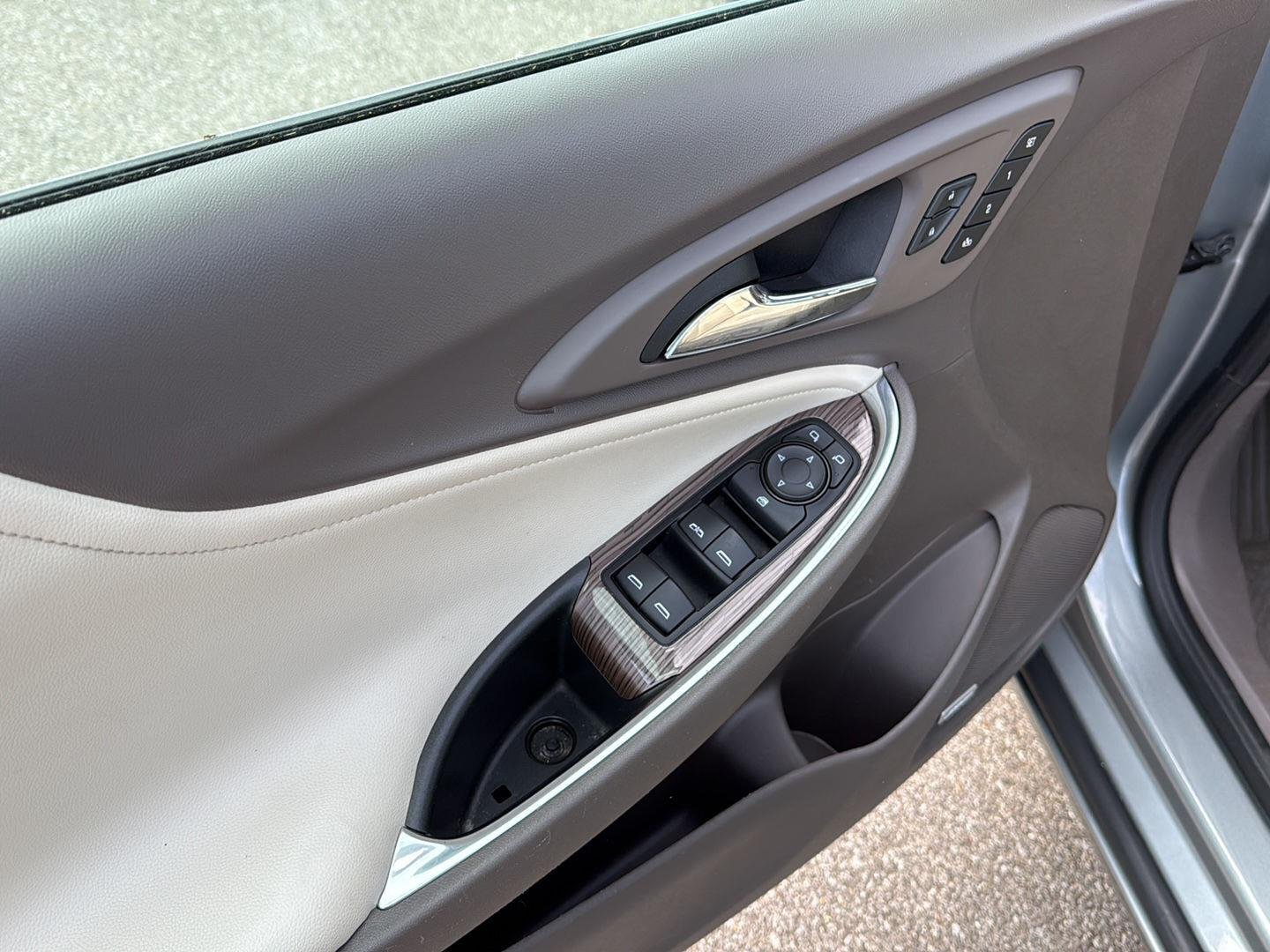 Used 2024 Sterling Gray Metallic Chevrolet LT image 19