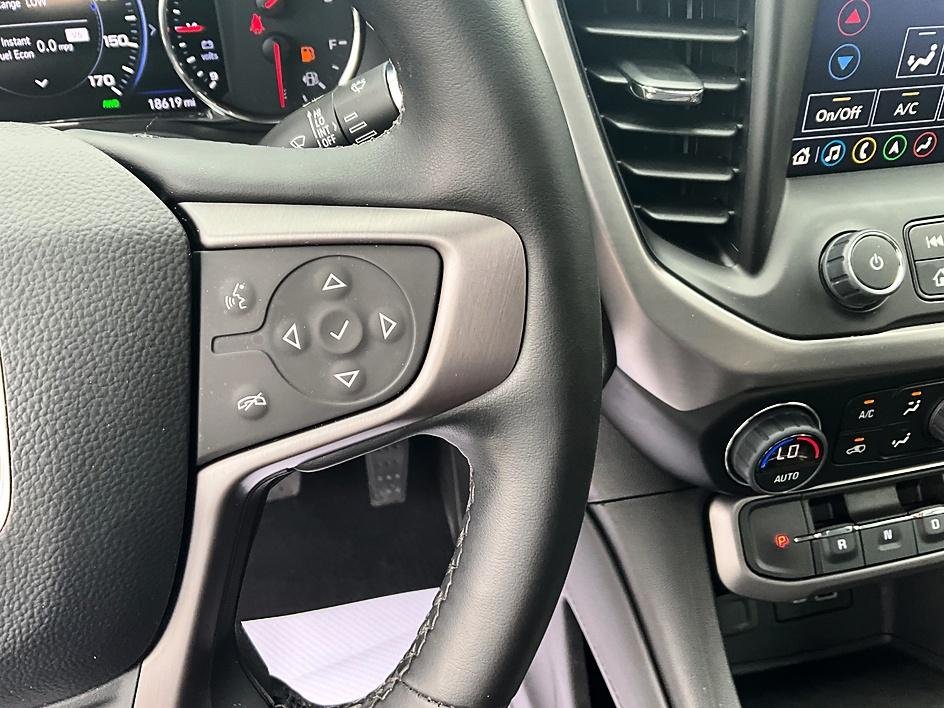 Used 2023 Black GMC AT4 image 33