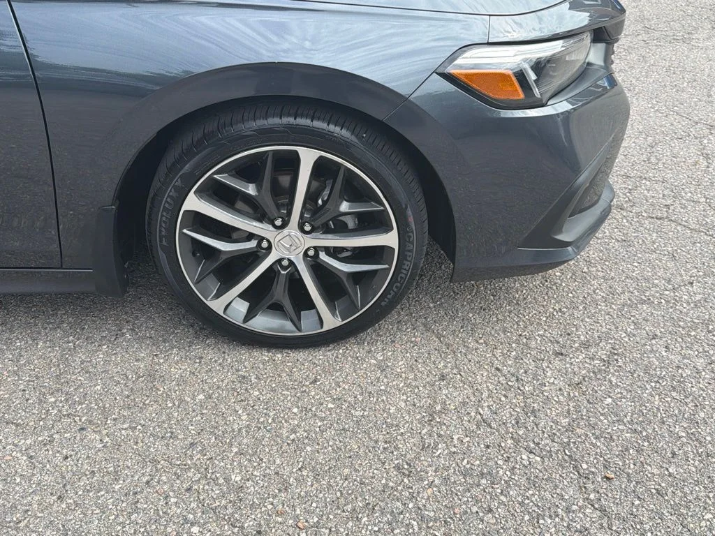 Used 2024 Gray Honda Touring image 4