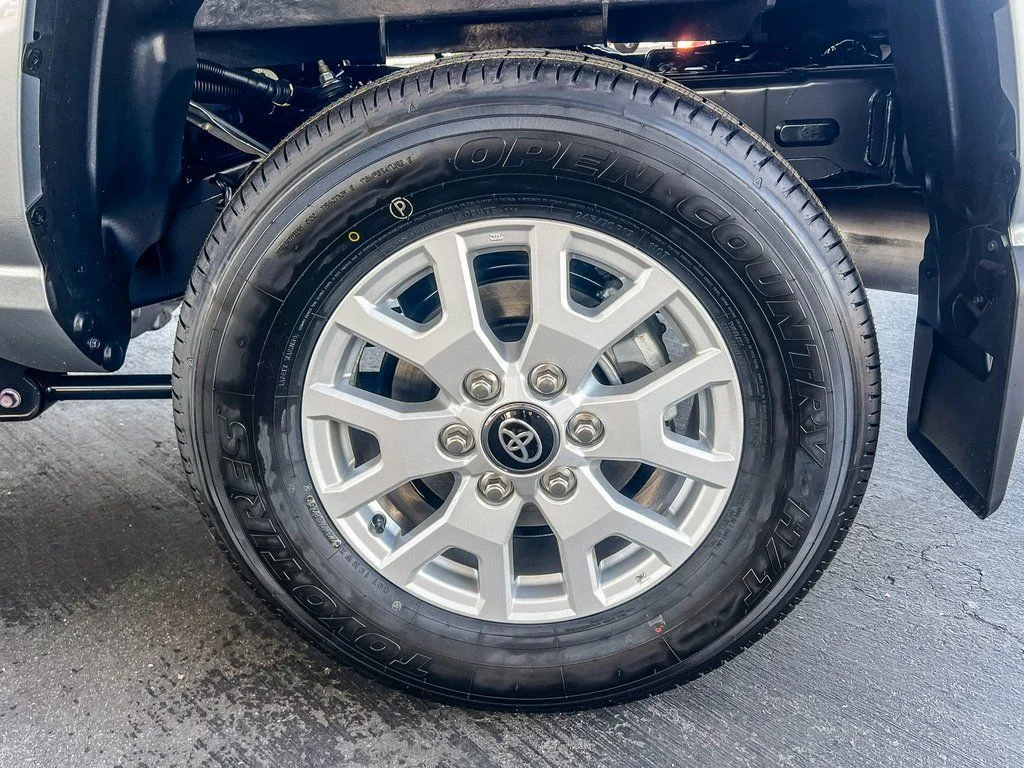 2026 Toyota Tacoma SR5 - Photo 9