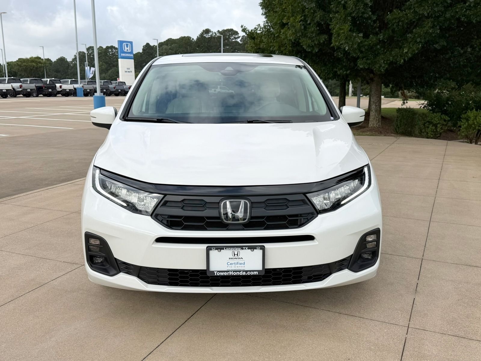 Certified Used 2025 Platinum White Pearl Honda EX-L image 2