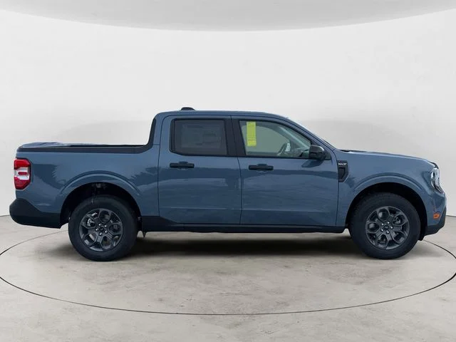 New 2026 Azure Gray Metallic Ford XLT image 6