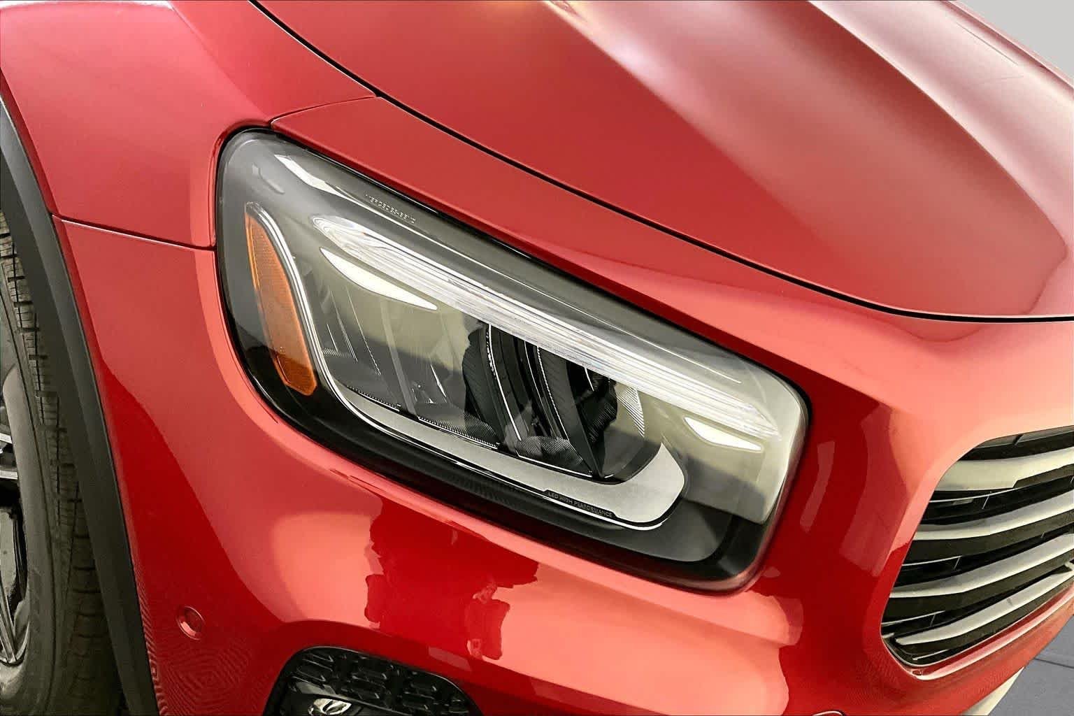 New 2026 MANUFAKTUR Patagonia Red Metallic Mercedes-Benz GLB 250 image 16