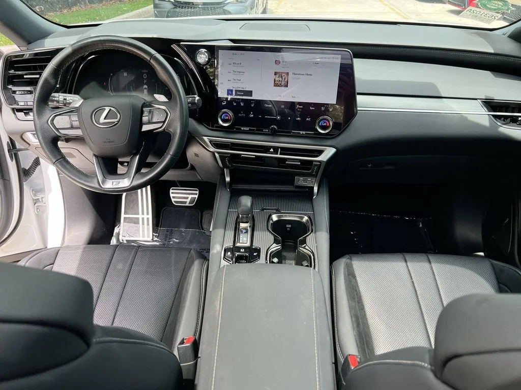 Used 2024 Ultra White Lexus 500h F SPORT Performance image 20