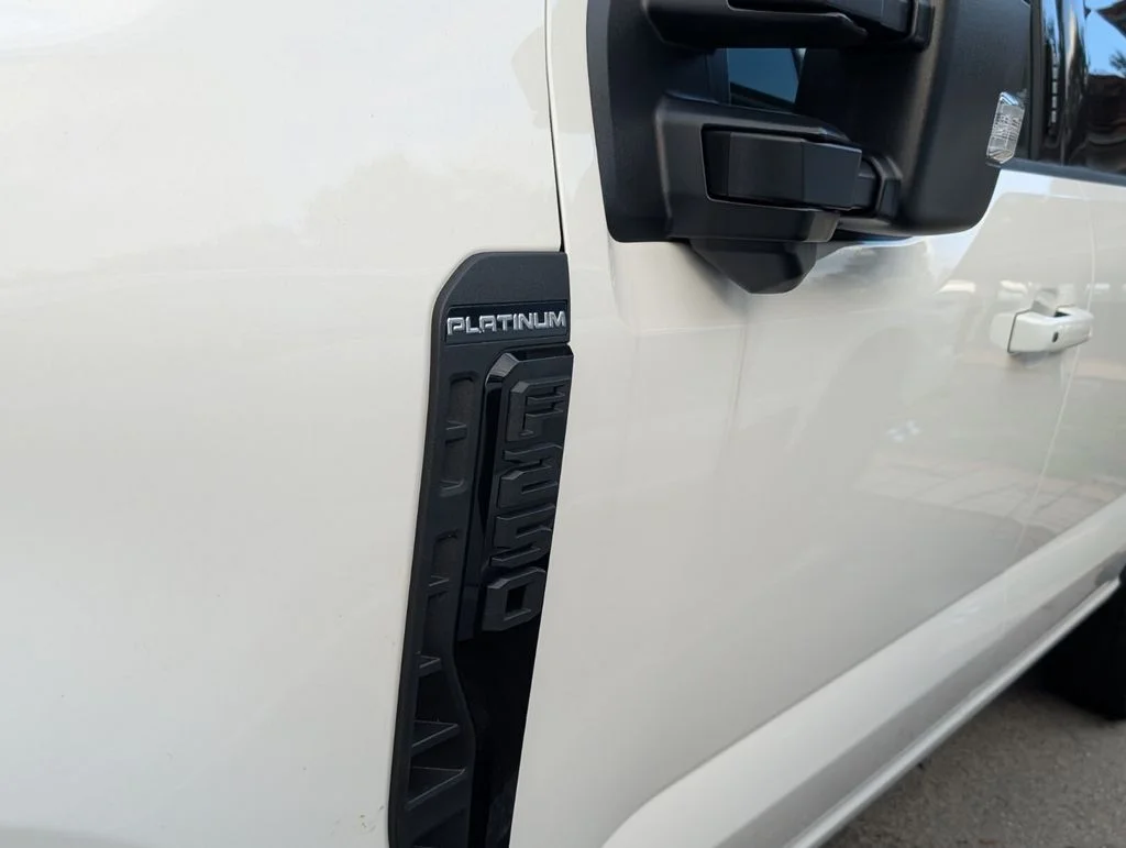 2026 Ford F-250 Super Duty Platinum - Photo 6