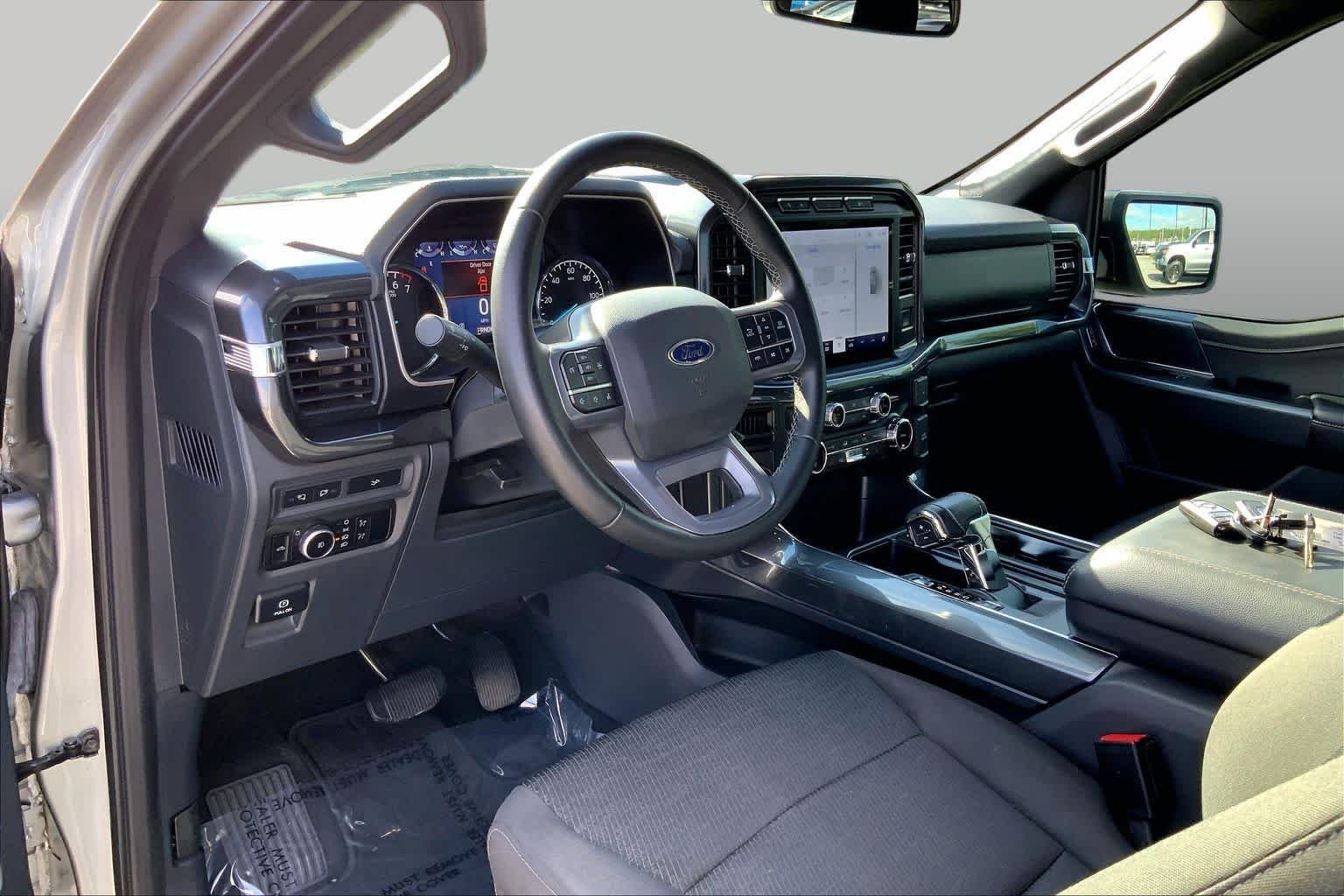 Used 2023 Iconic Silver Metallic Ford XLT image 16