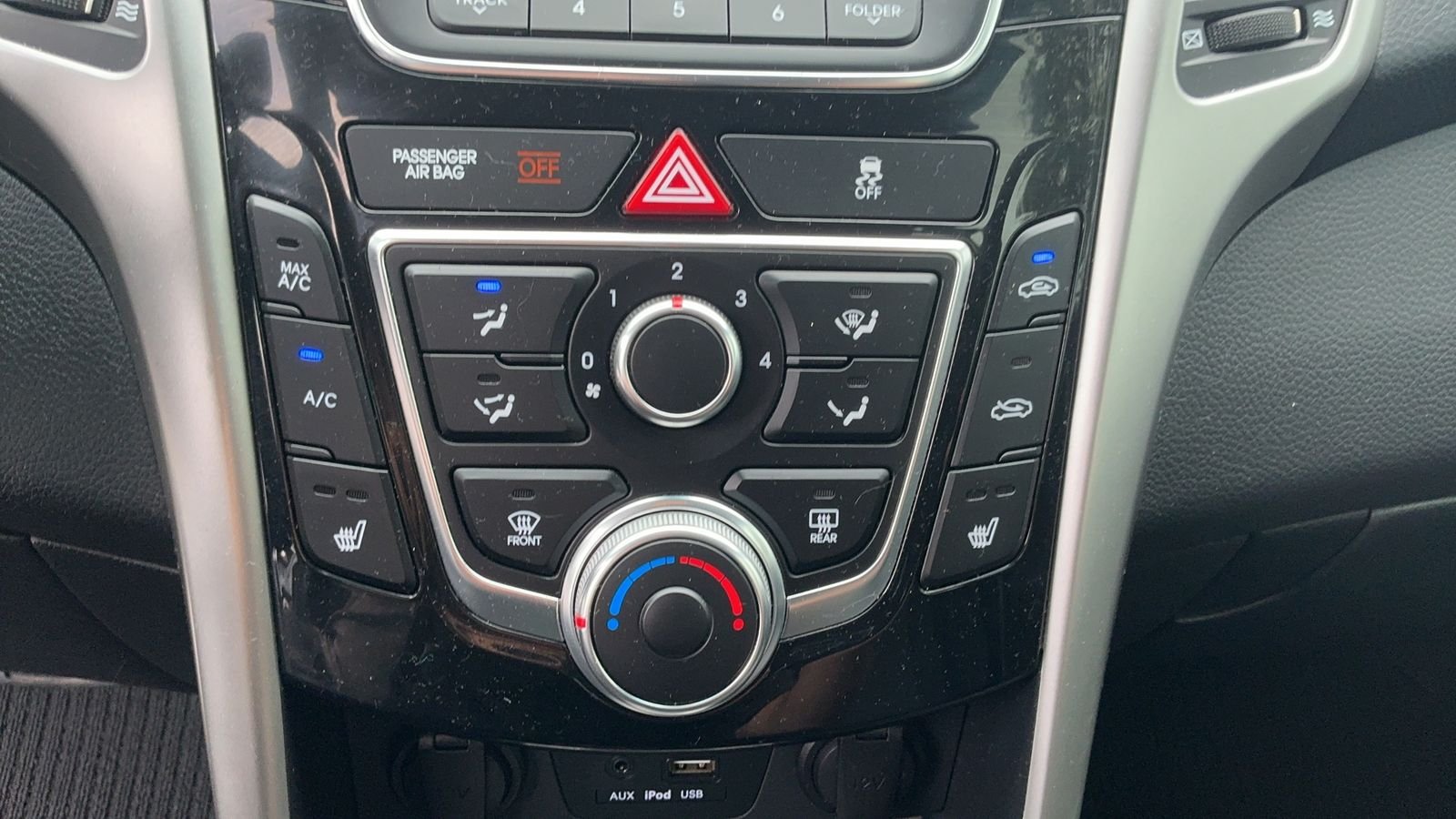 Used 2015 Gray Hyundai Base image 32