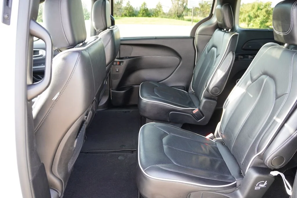 Certified Used 2025 White Chrysler Limited image 16