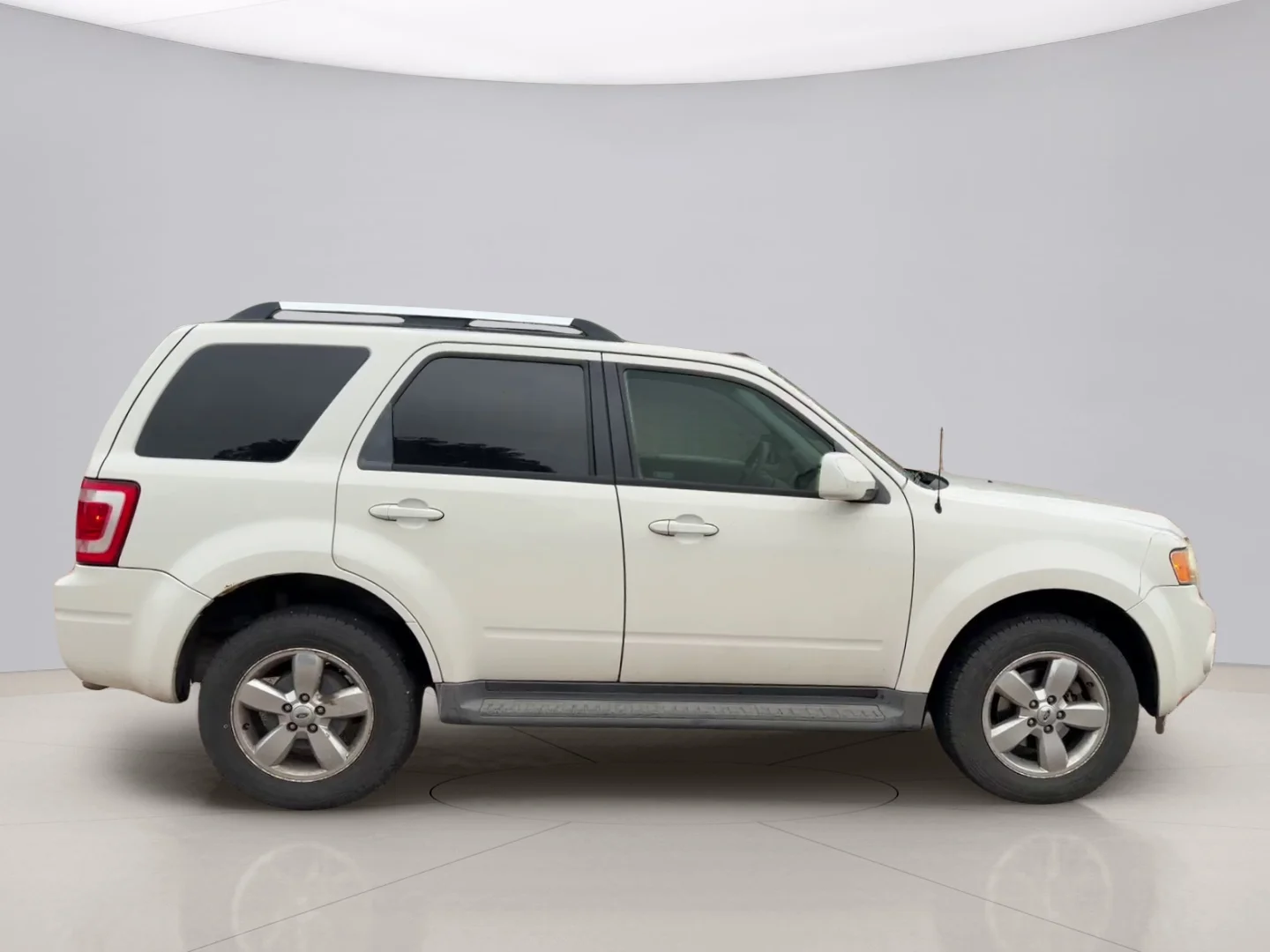 Used 2012 White Ford LIMITED image 6