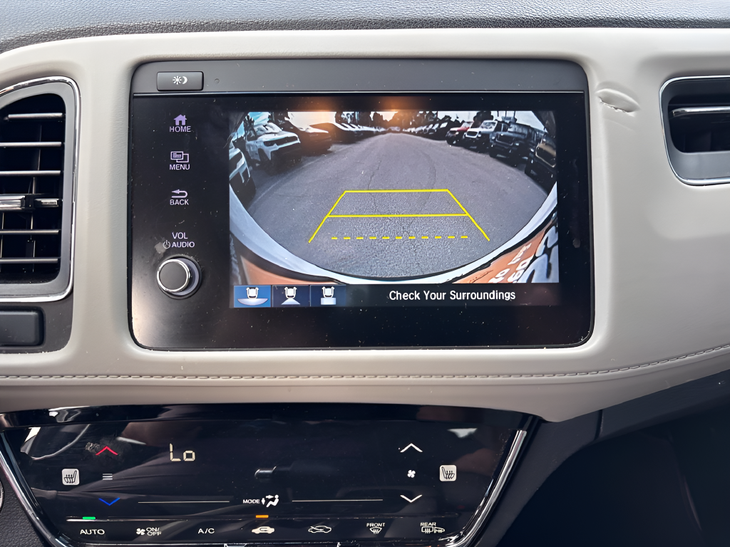 Used 2022 White Honda EX image 29
