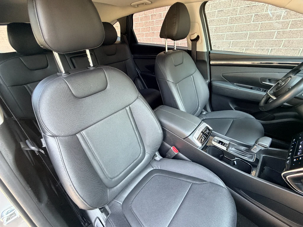 Used 2024 Shimmering Silver Hyundai SEL image 25