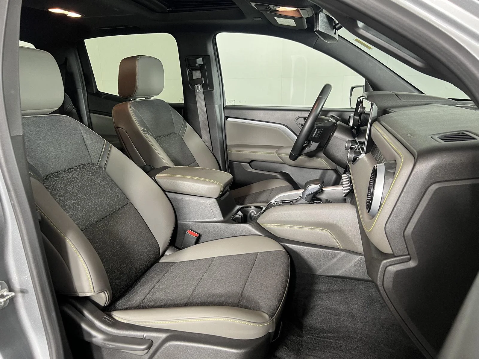 Used 2024 Sterling Gray Metallic Chevrolet ZR2 image 21