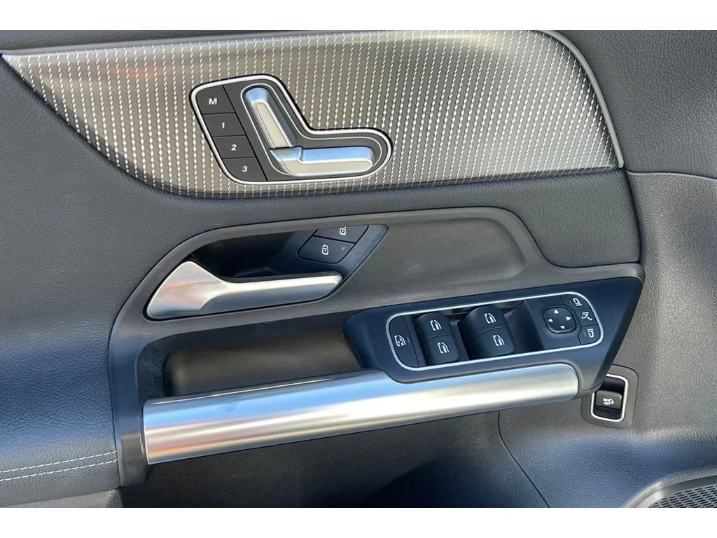 Used 2021 Polar White Mercedes-Benz 250 image 13