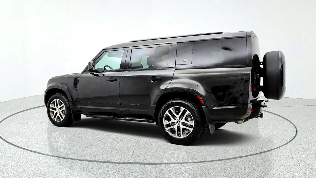 Used 2024 Santorini Black Metallic Land Rover 130 P400 X-Dynamic SE image 7