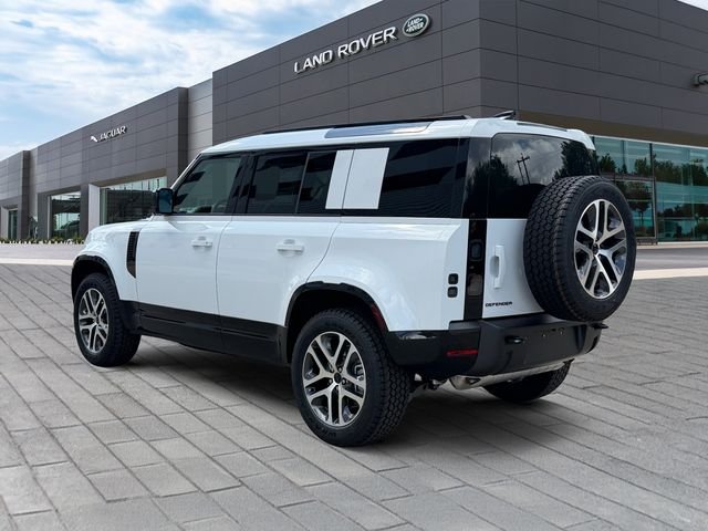 New 2026 Fuji White Land Rover X-Dynamic SE image 3
