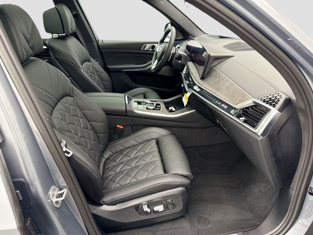 Used 2026 Gray Metallic BMW sDrive40i image 20
