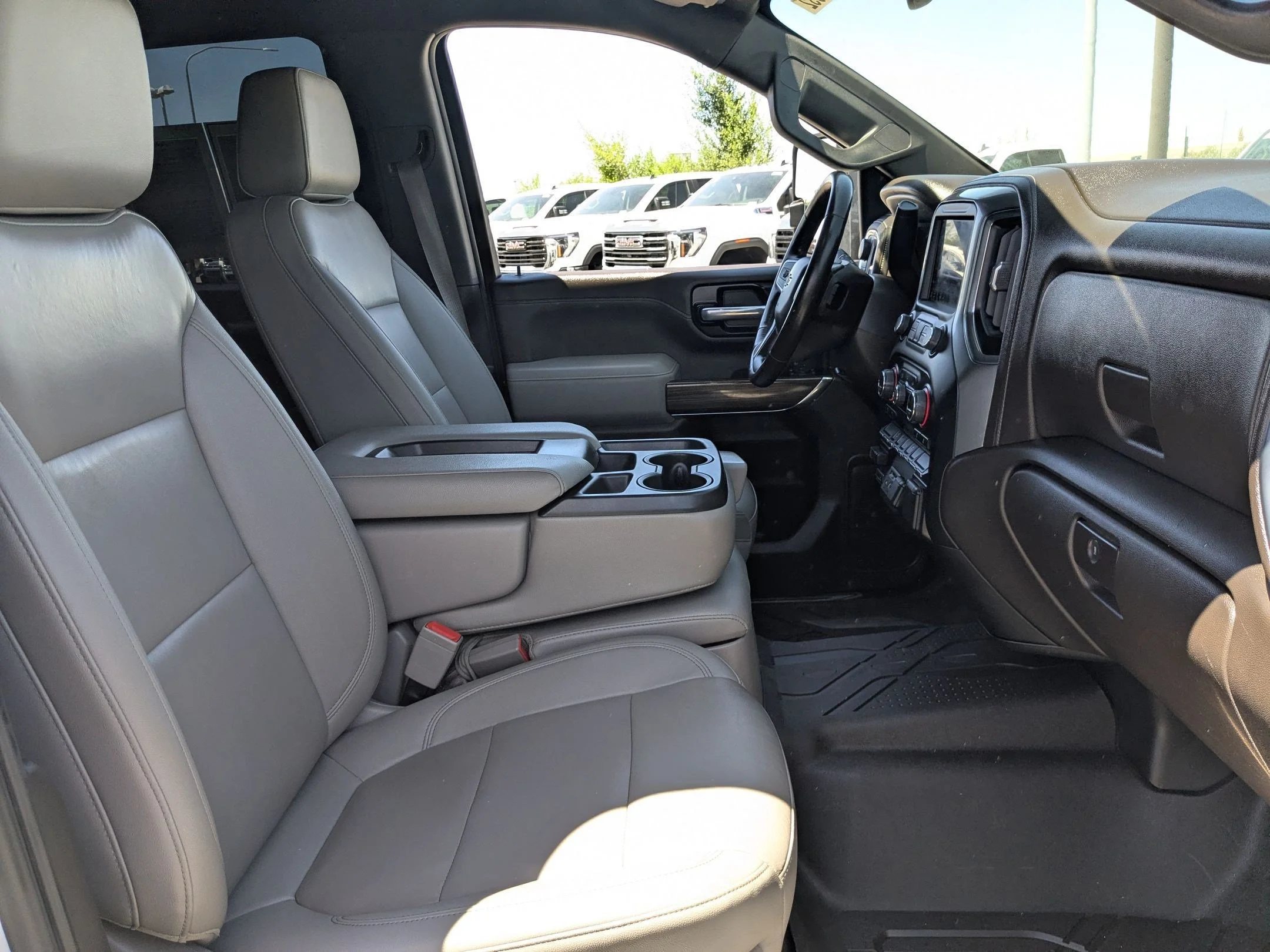 Used 2022 Summit White Chevrolet LT image 29