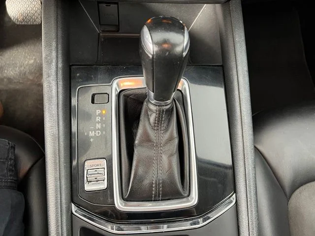 Used 2018 White Mazda Touring image 28