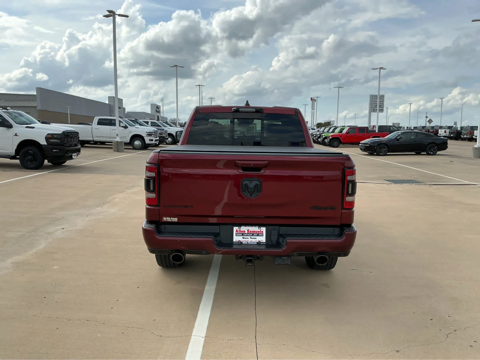Used 2022 Delmonico Red Pearlcoat Ram Limited image 7