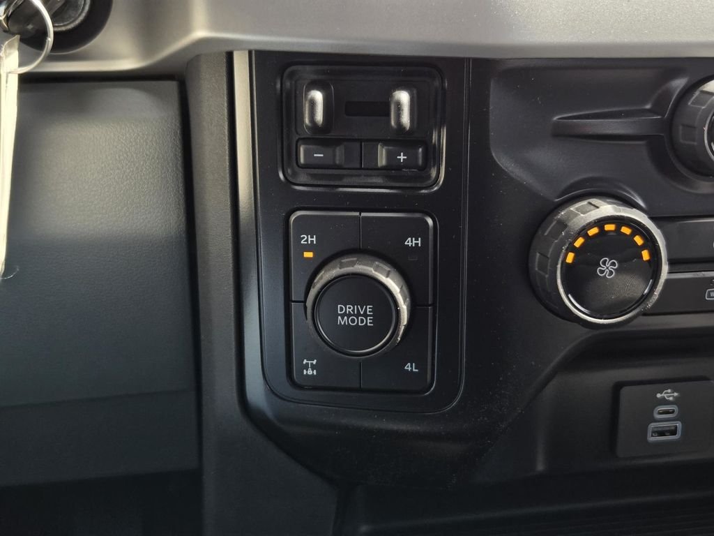New 2026 Agate Black Metallic Ford F-250® XL image 27