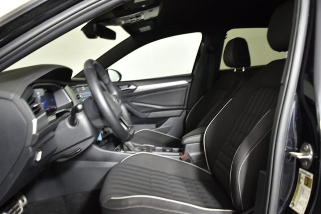 Used 2023  Volkswagen 1.5T Sport image 12