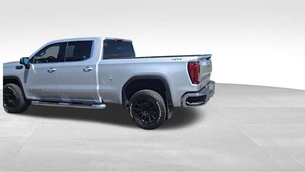 Used 2021 Gray GMC SLE image 6