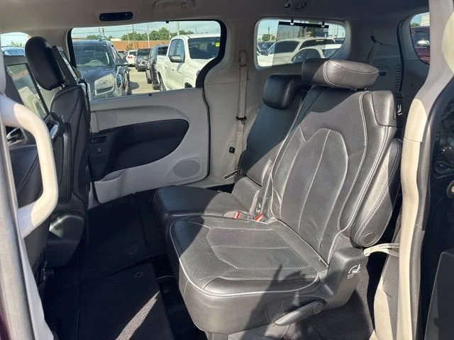 Used 2018 Black Chrysler Limited image 23