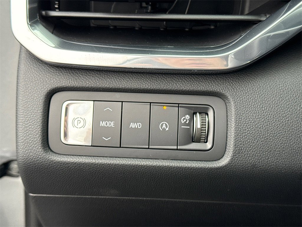 2026 GMC ACADIA - Image 18