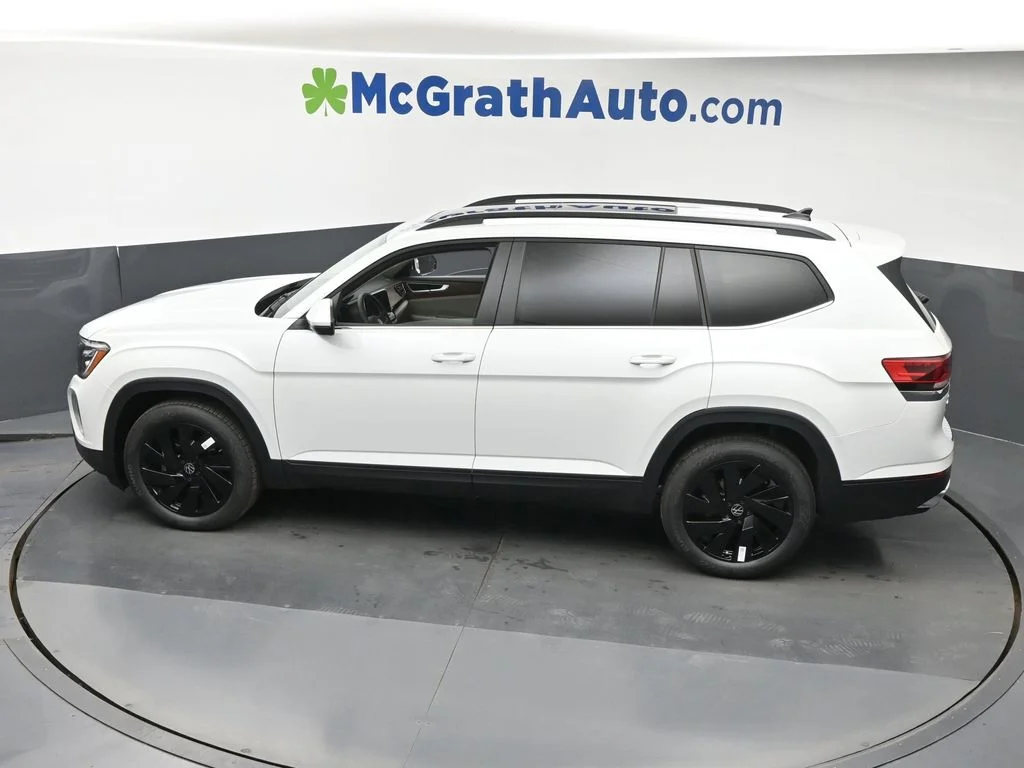 New 2026 White/off-white Volkswagen 2.0T SE w/Technology image 22