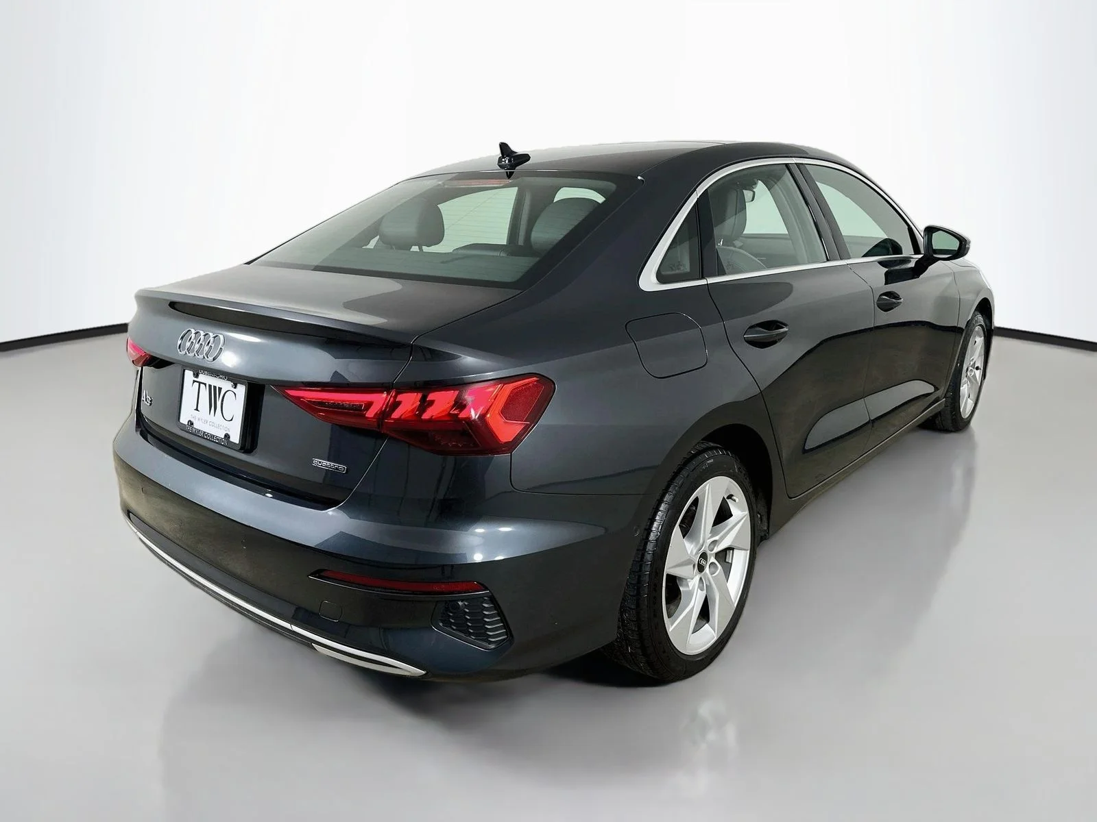 Used 2023 Gray Audi  image 5