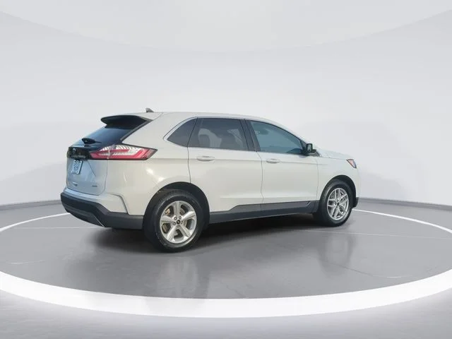 Used 2024 White Ford SEL image 8