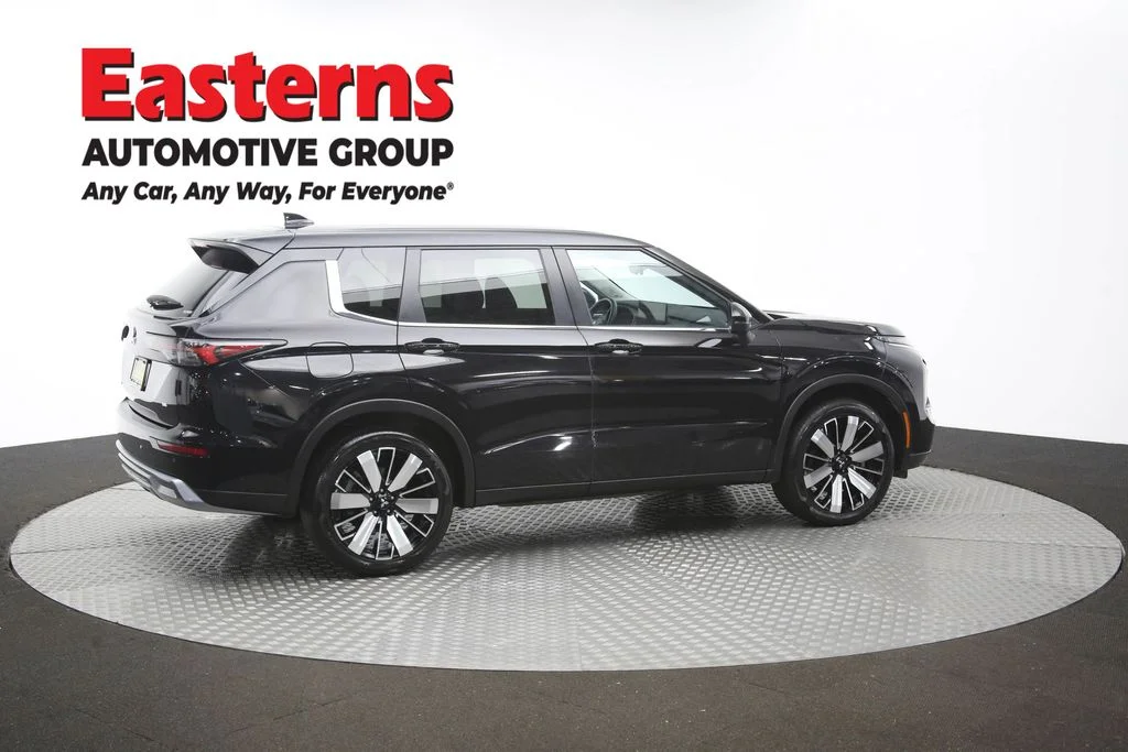 Used 2025 Black Mitsubishi SE image 44
