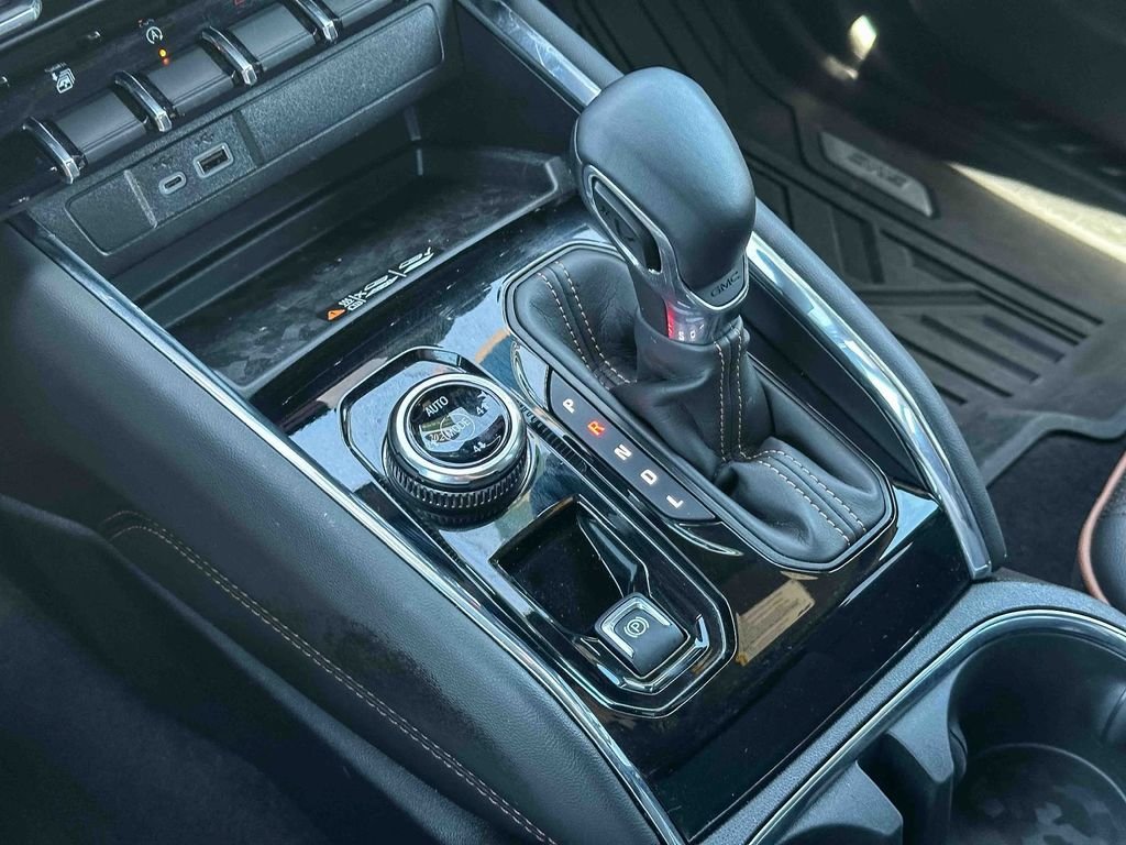 Used 2025 Black GMC AT4 image 33