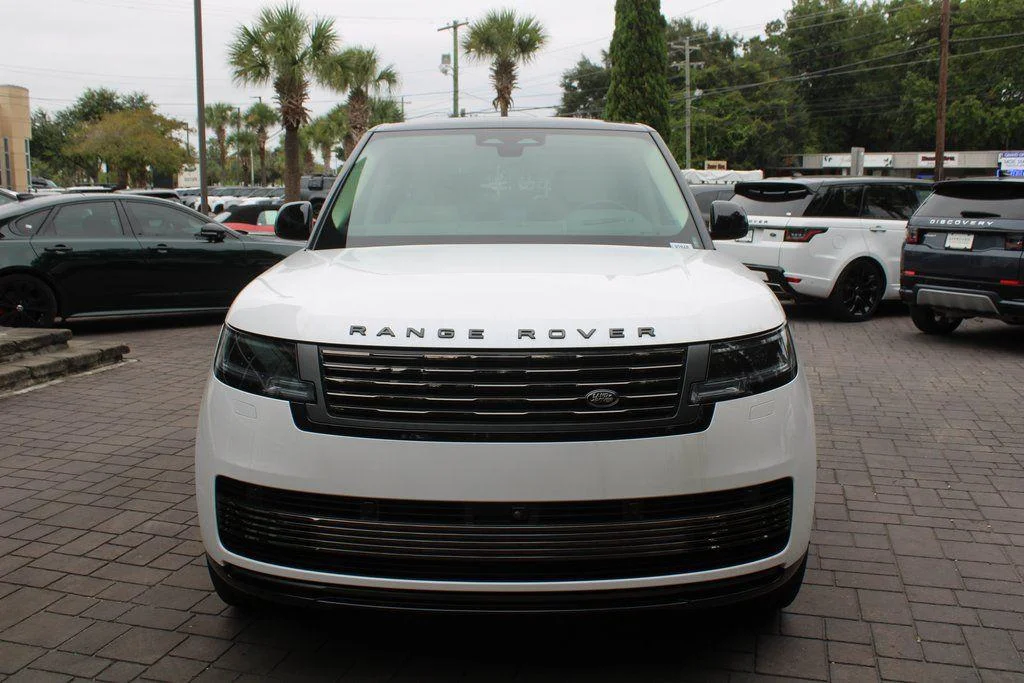 New 2024 Ostuni Pearl White Land Rover SV image 17