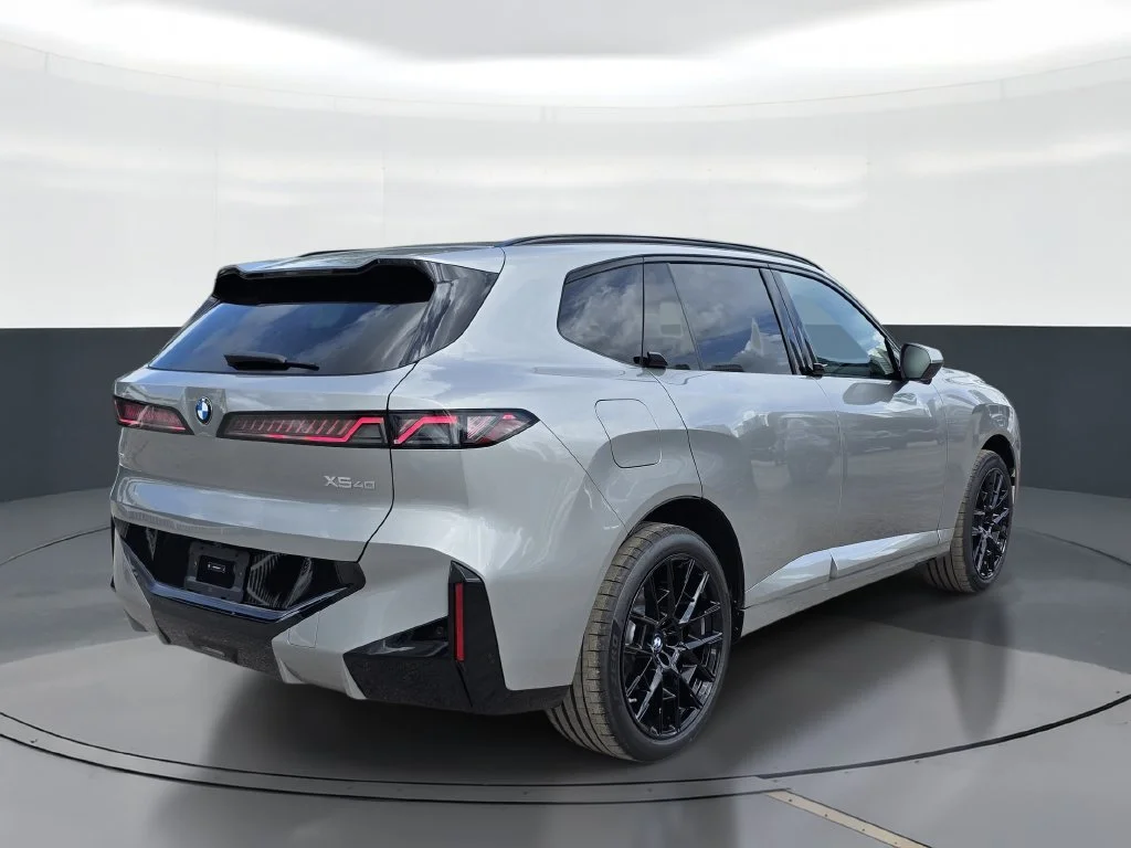 New 2027 Silver BMW  image 3