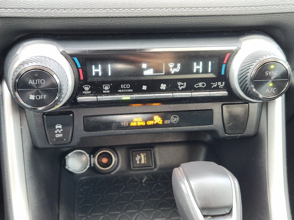 Certified Used 2024 Silver Toyota XLE Premium image 22