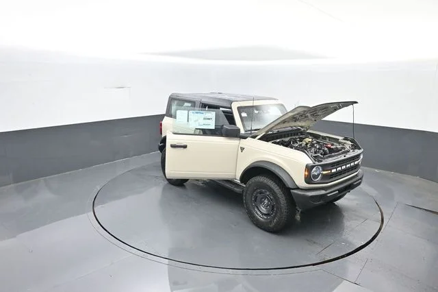 Used 2025 Desert Sand Ford Base image 30