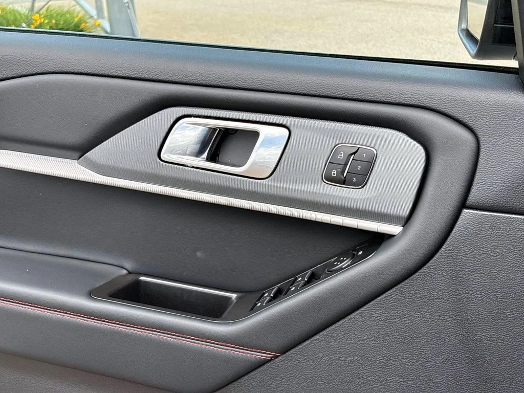 Used 2026 Black Metallic Ford ST-Line image 21