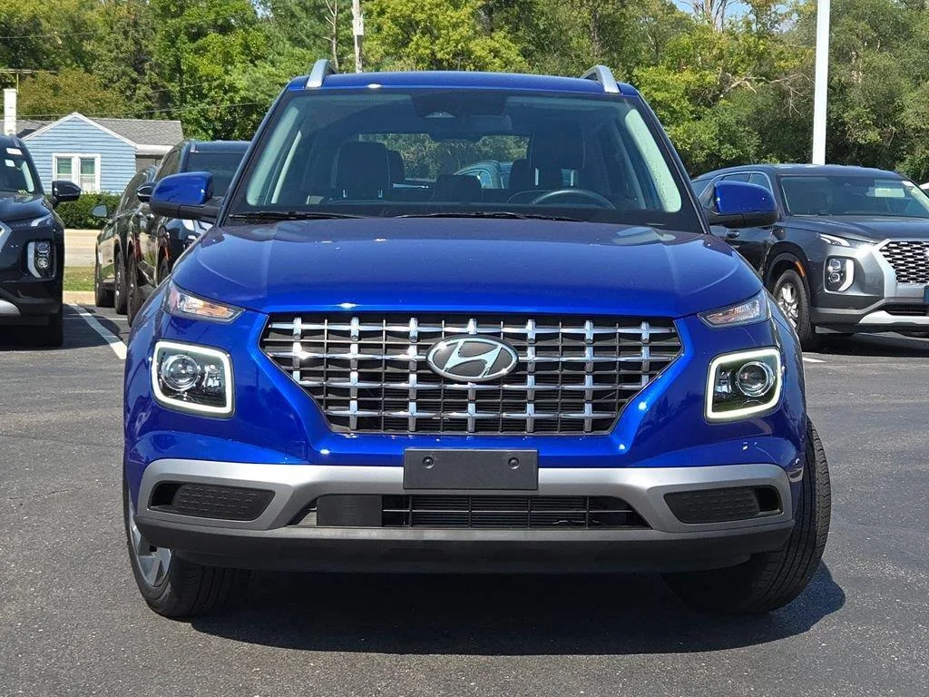 Used 2024 Intense Blue Hyundai Limited image 4