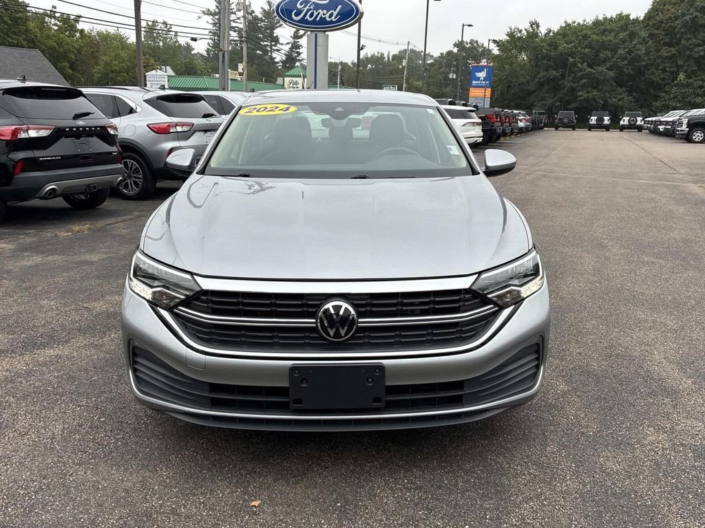Used 2024 Silver Volkswagen 1.5T S image 2
