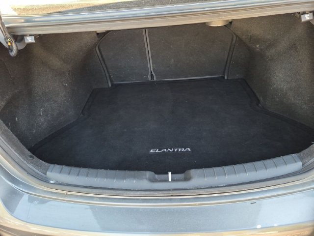 Used 2018 Gray Hyundai Sport image 27