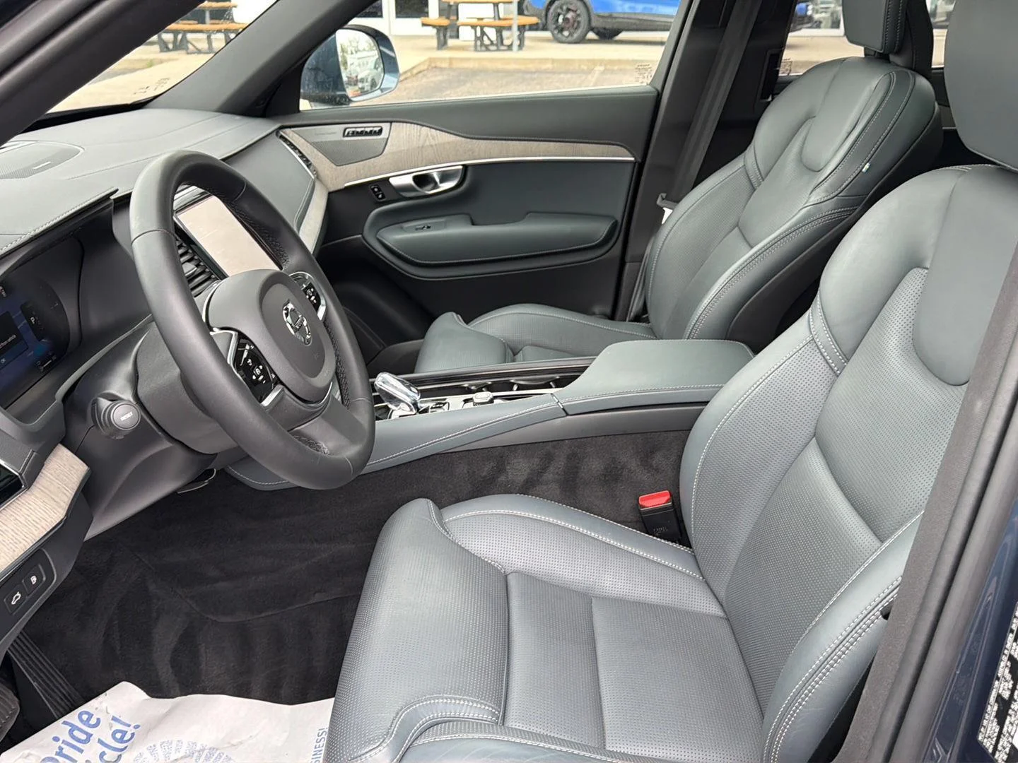 Used 2024 Denim Blue Metallic Volvo Ultimate Bright Theme image 13