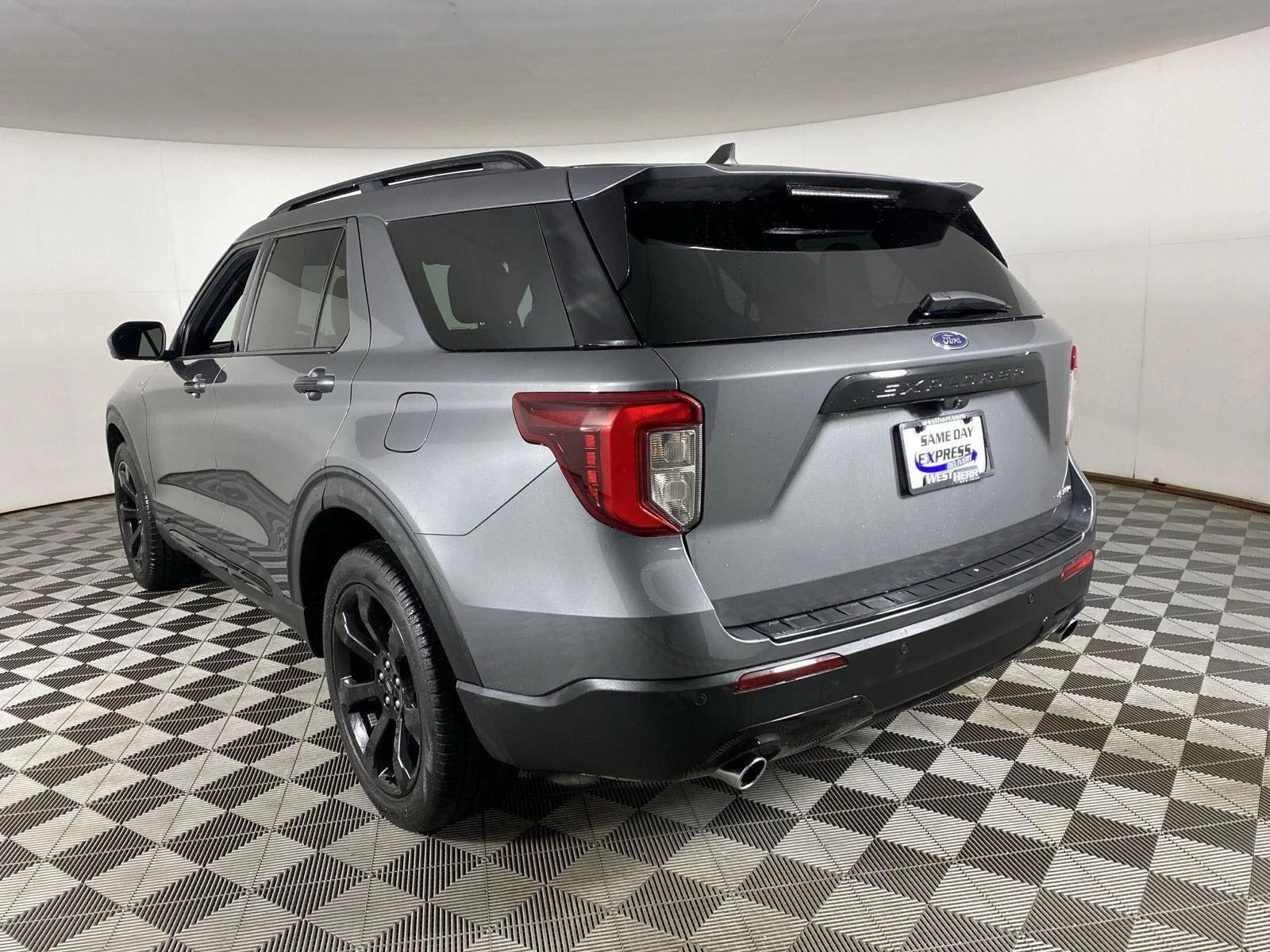 Used 2023 Carbonized Gray Ford ST-Line image 17