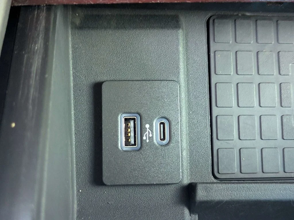 Used 2022 Blue Ford King Ranch image 25