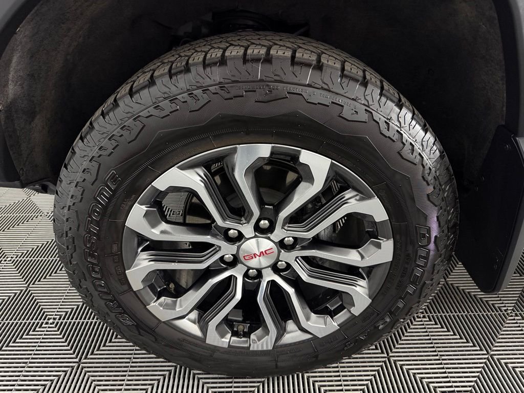 Used 2024 White GMC Denali image 11