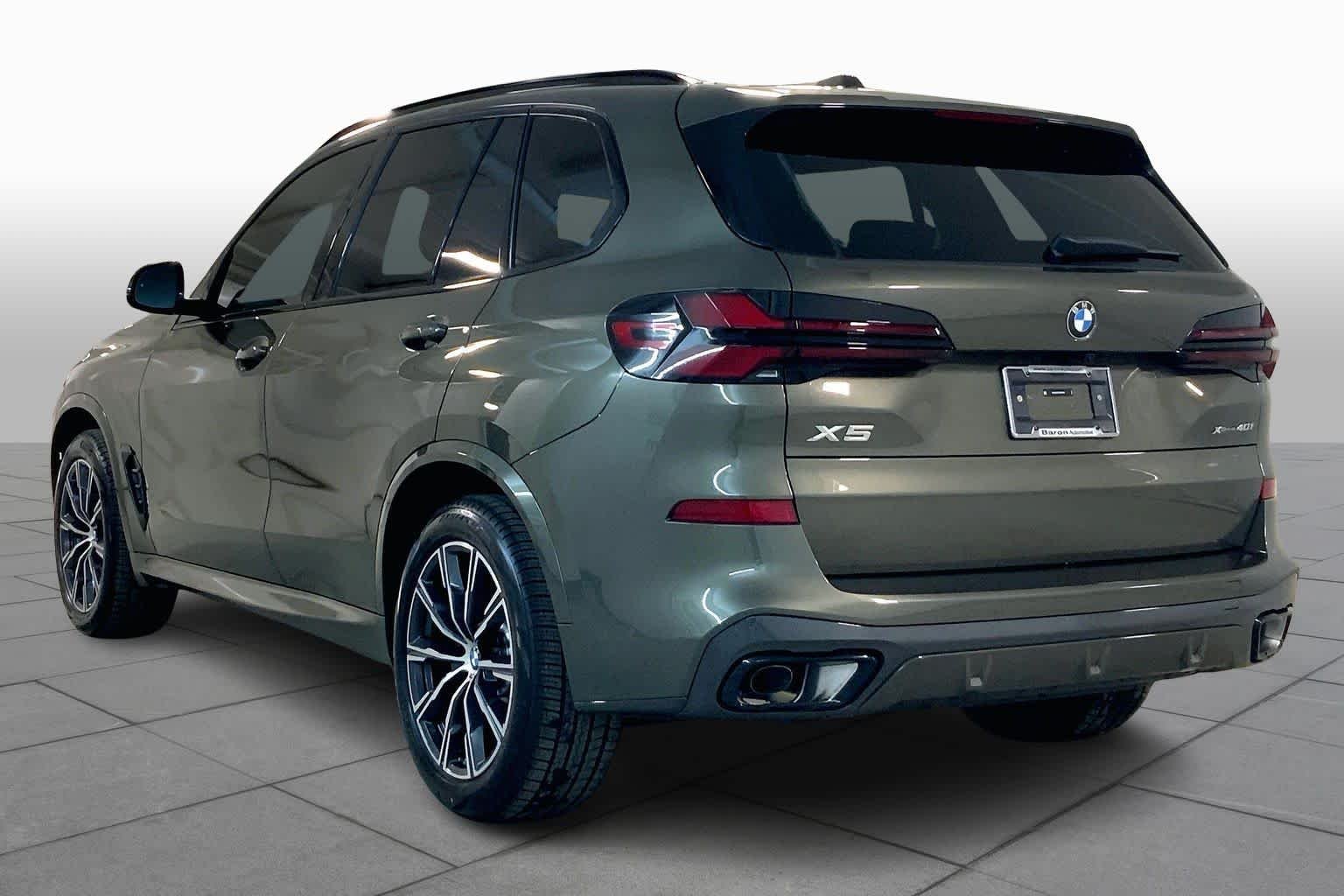 New 2026 Manhattan Green Metallic BMW xDrive40i image 12