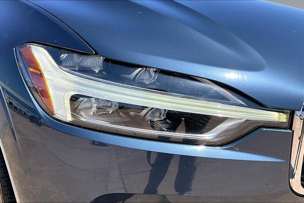 Used 2019 Blue Volvo T5 Momentum image 29